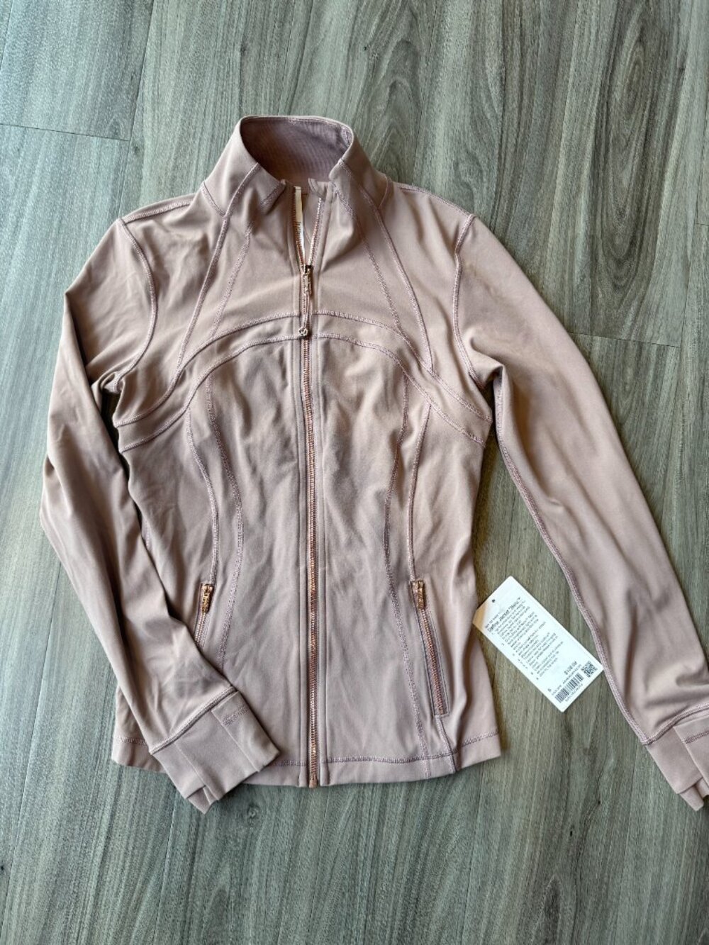 NWT Lululemon Nulu Define Jacket - Rose Gold - size 8 - Picture 2 of 3
